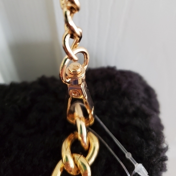 Urban Expressions Corriedale Crossbody in black - Picture 9 of 14